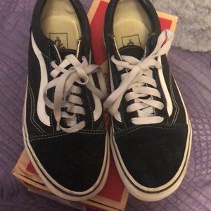 Old skool black and white vans